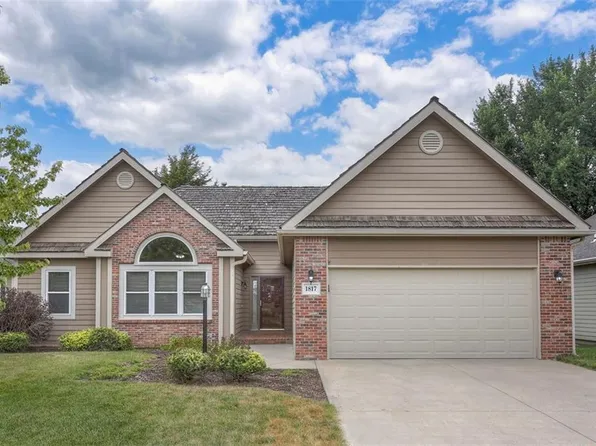 1817 Sweetwater Ct, Lawrence, KS 66047