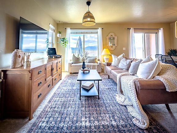 Open Living Area off the Kitchen/Dining Area