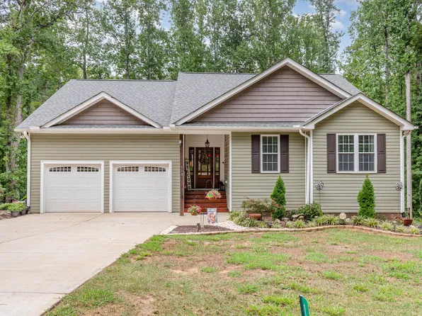 178 Horseman Dr, Louisburg, NC 27549