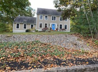 5 Huntington Dr, Moodus, CT 06469