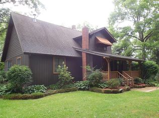 541 Pulaski Rd, Pulaski, PA 16143