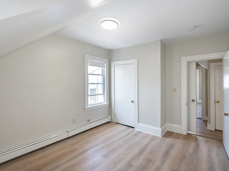 29-31 Adams St #4 — Photo 8