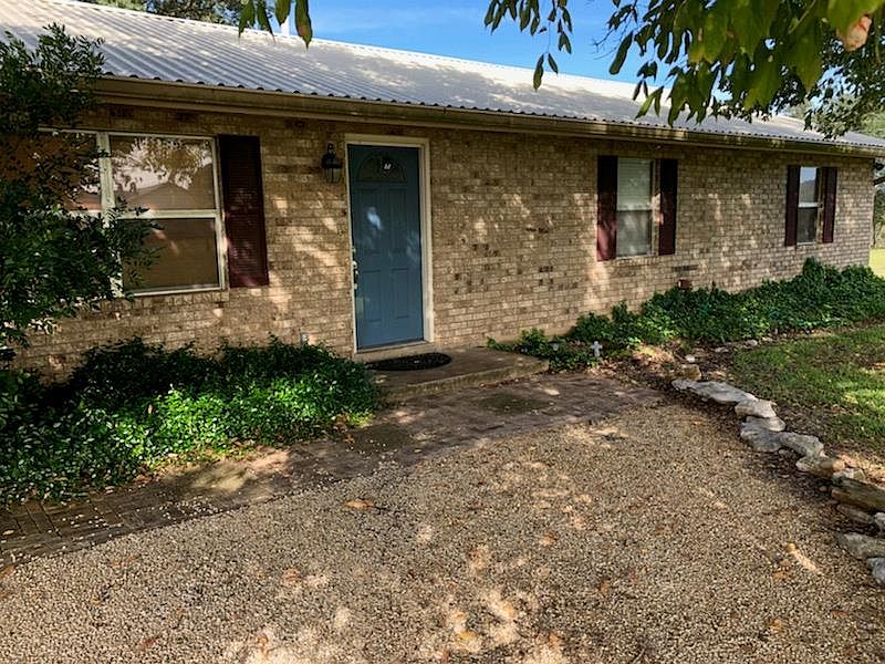 1st image of 302 Windsong Ln