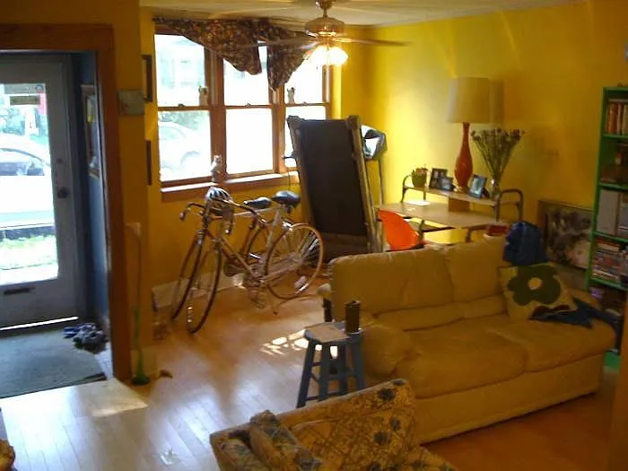 2653 Dupont Avenue S — Photo 2