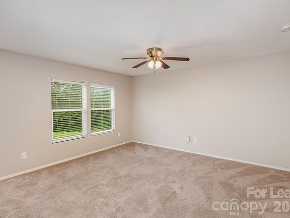 3rd image of 6442 Ridgeview Commons Dr