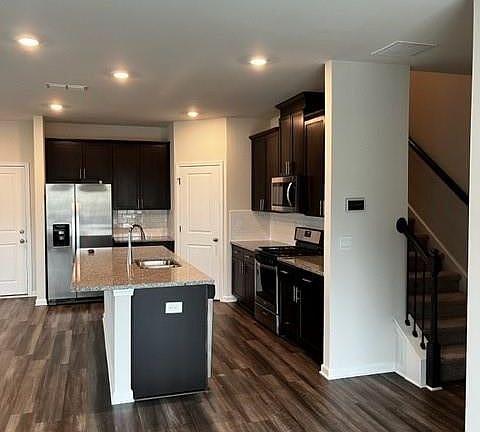 3rd image of 5221 Glade Park Dr