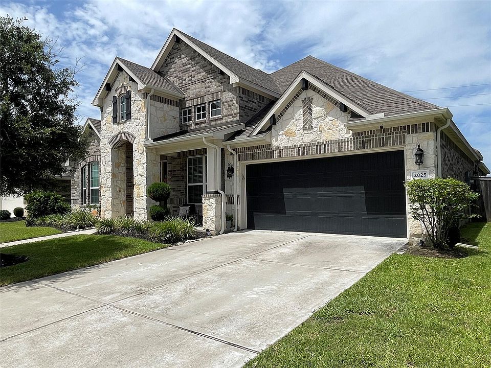 1st image of 2025 Clearwater Grove Ln