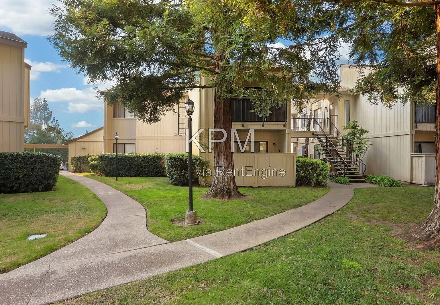 Stamford Court Apartments — Photo 1