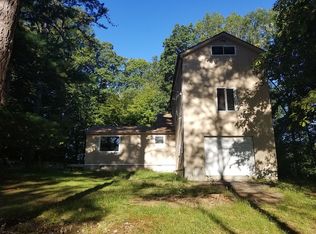 14 Larson Ln, Pine Bush, NY 12566