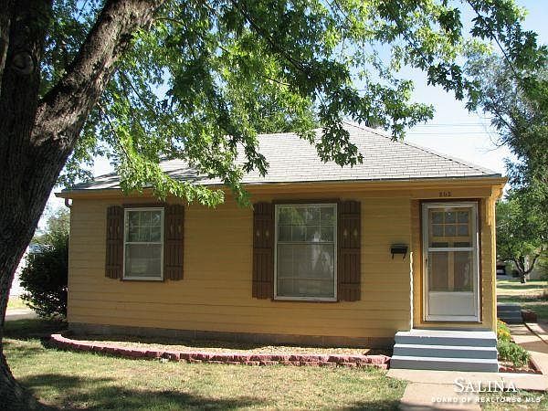 1st image of 205 E Kirwin Ave