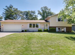 204 Cambridge Dr, Normal, IL 61761