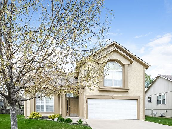 2nd image of 148 NE Hidden Meadow Ln
