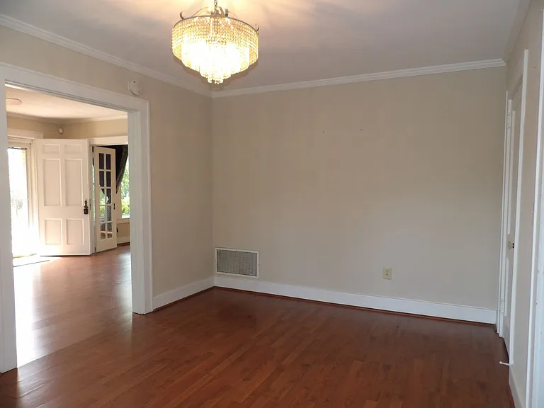 808 Crawford Ave — Photo 7