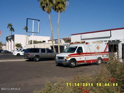 1st image of 10002 W Santa Fe Dr