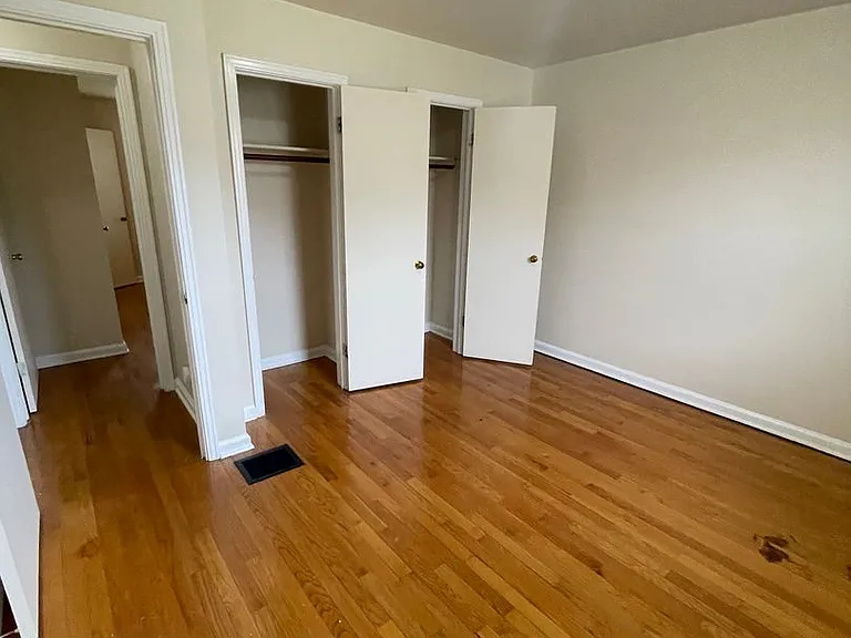 Nola Court Apartments — Photo 65