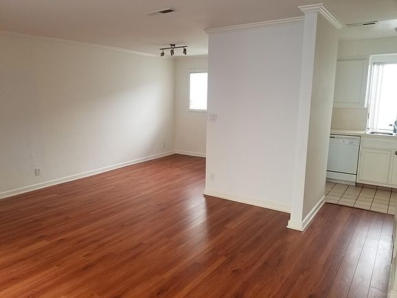 2nd image of 12835 Kling St