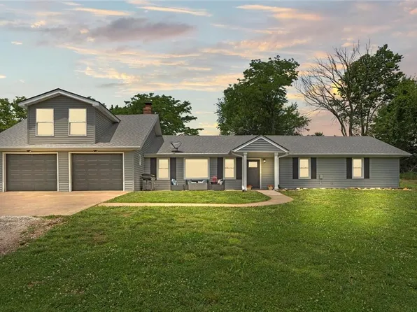 14599 158th St, Bonner Springs, KS 66012