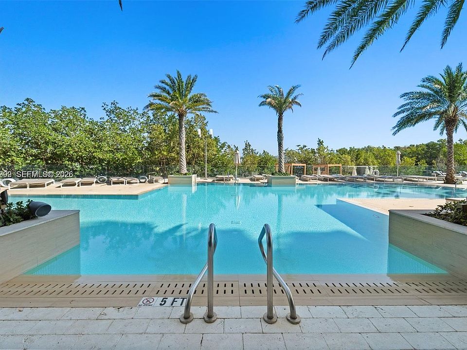 1st image of 16385 Biscayne Blvd Unit 1019