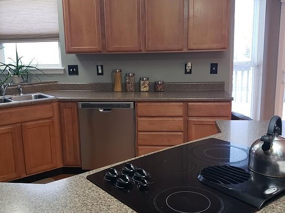 5th image of 4028 Ashbury Crossing Dr