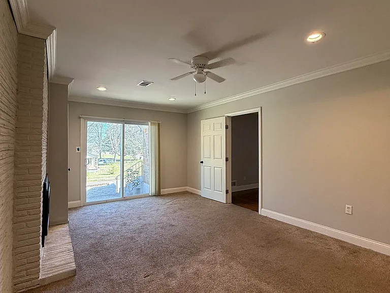 764 Dunn Ave — Photo 8