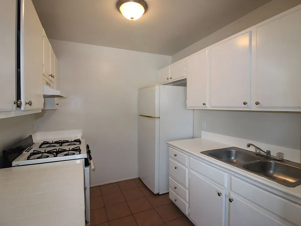 1508 W Florence Ave #5A