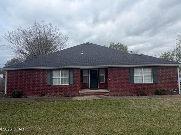 802 Briarbrook Dr