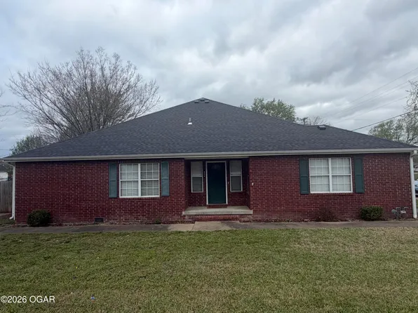 802 Briarbrook Dr, Carl Junction, MO 64834