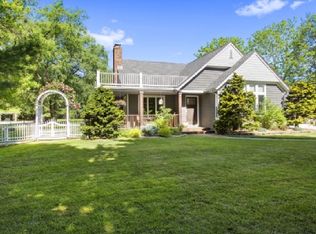 7 Club Ln, Remsenburg, NY 11960