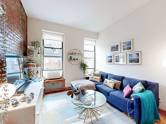5th image of 26 W 75th St APT 5B