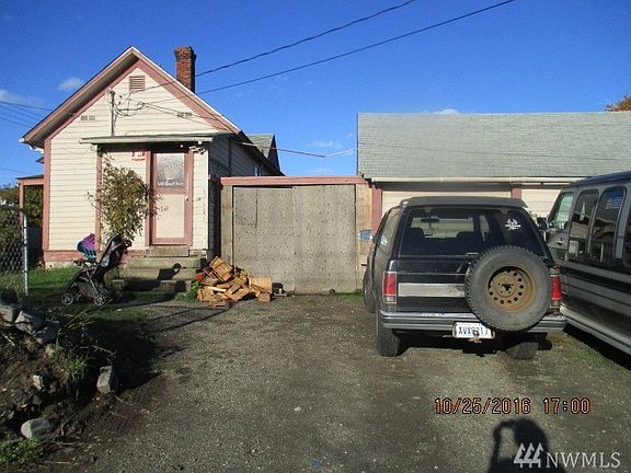 3rd image of 215 N Francis St