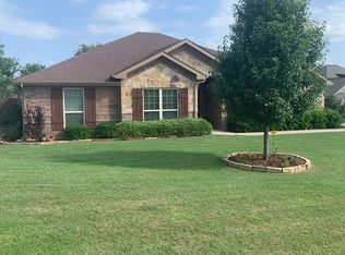 210 Bridle Path Dr, Stephenville, TX 76401