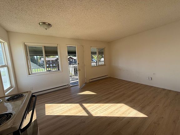 5th image of 701 W Hayden Ave #13
