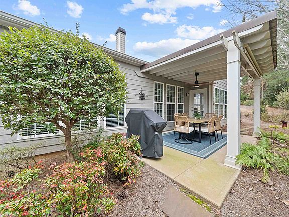 3rd image of 1011 Creekwood Pl