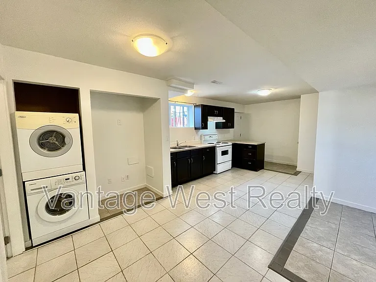 630 Belgo Rd #B — Photo 8