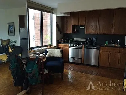 Rented by Anchor Associates | media 27
