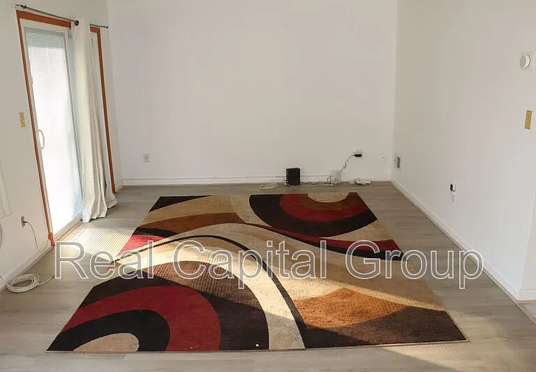 5 Cheryl Ct — Photo 2