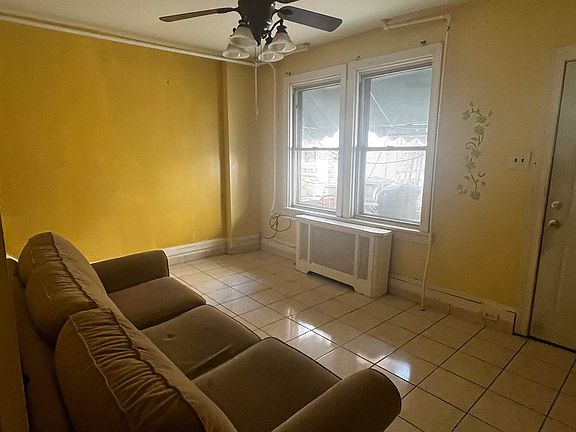 3rd image of 107 N California Ave #B