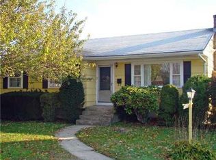 17 Casey Dr, Middletown, RI 02842