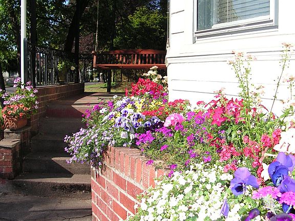 Flower box with Porch