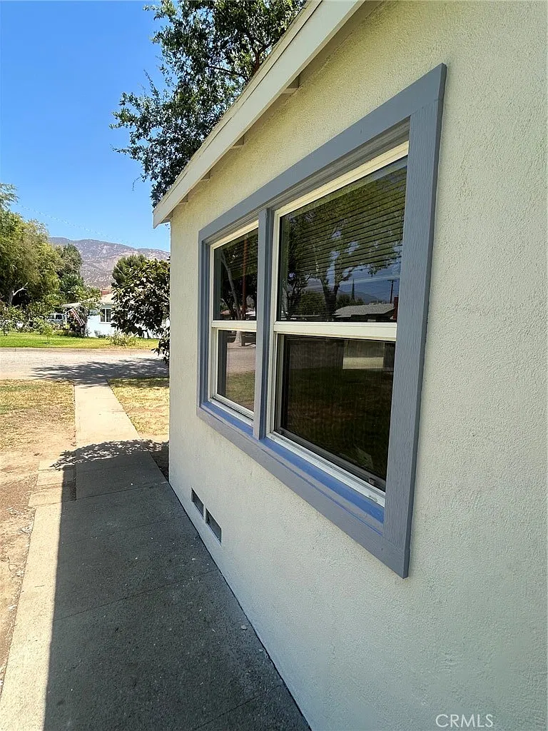 2 bed, 850 sqft, $2,200 — Photo 3
