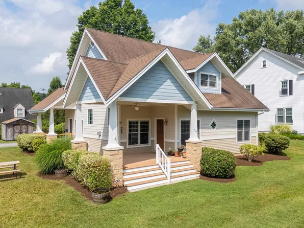 504 Randolph St, Radford, VA 24141