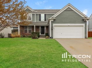 1826 W Fredrickson Dr, Olathe, KS 66061