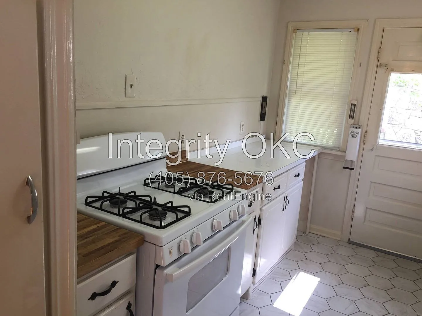 2 bed, 1.0 bath, 874 sqft, $995 — Photo 2