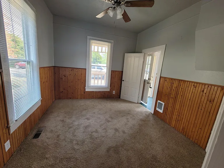 632 Walnut St SW — Photo 15