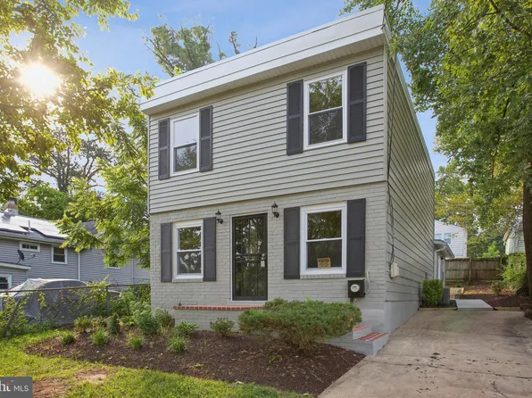 6719 Clinglog St, Capitol Heights, MD 20743