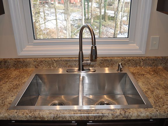 5th image of 4517 Robindale Dr