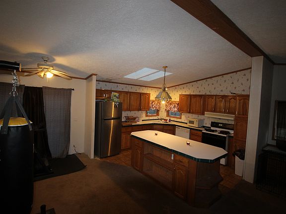 2nd image of 140 S Lake St