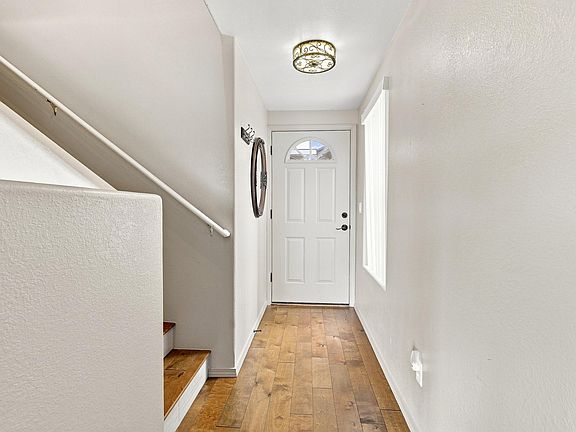 3rd image of 951 W Ensenada Ln
