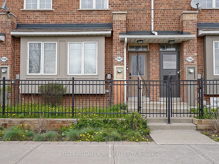 9542 Sheppard Ave E — Photo 2