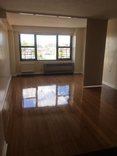 1st image of 16633 89th Ave APT 12J
